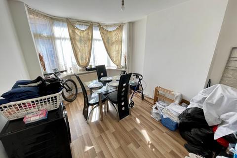 109 Colin Road, Luton, LU2 7RU