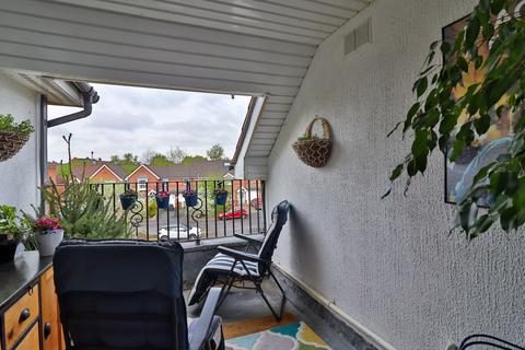 3 bedroom apartment for sale, 49 Hardy Court, Worcester