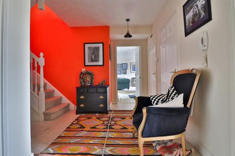 3 bedroom apartment for sale, 49 Hardy Court, Worcester