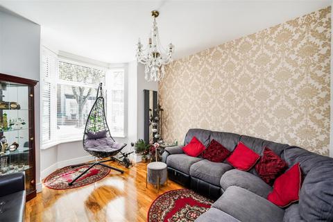 19 Violet Road, London, E17 8HZ