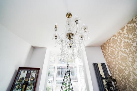 19 Violet Road, London, E17 8HZ