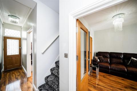 19 Violet Road, London, E17 8HZ