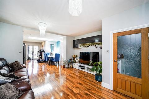 19 Violet Road, London, E17 8HZ
