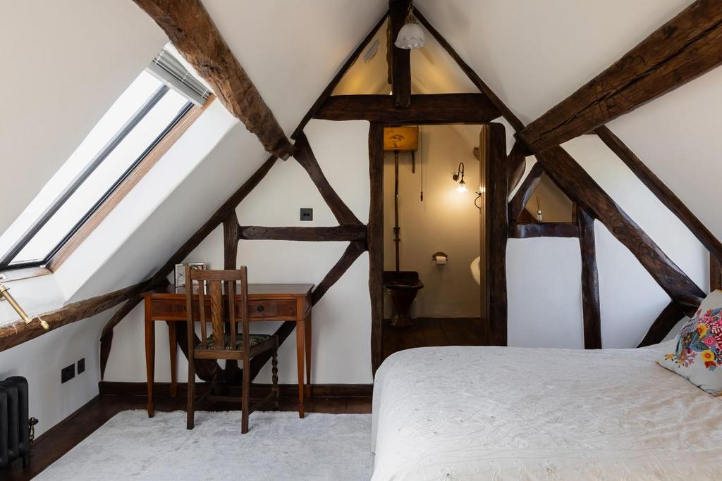 BEDROOM 4.jpg