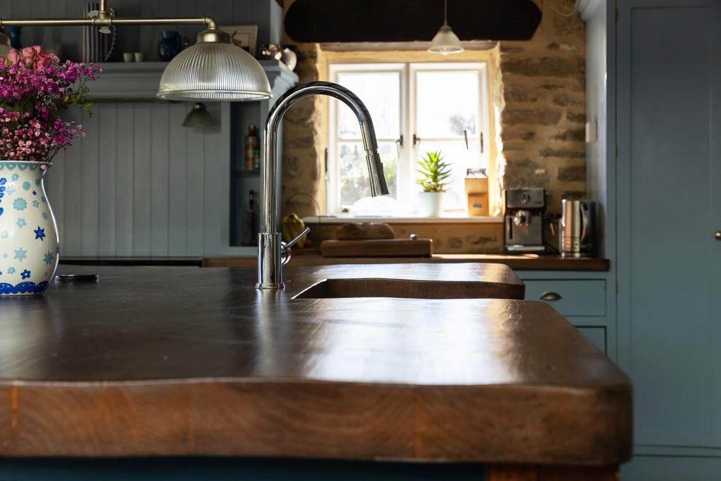 KITCHEN DETAIL.jpg