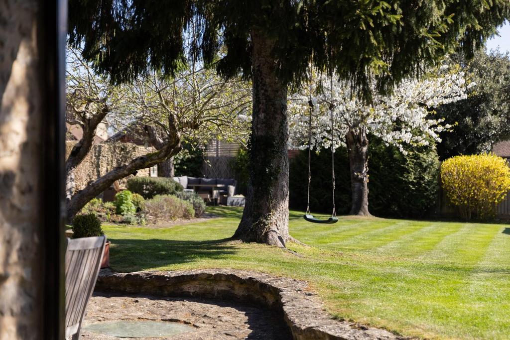 PRIVATE GARDENS LIFESTYLE.jpg