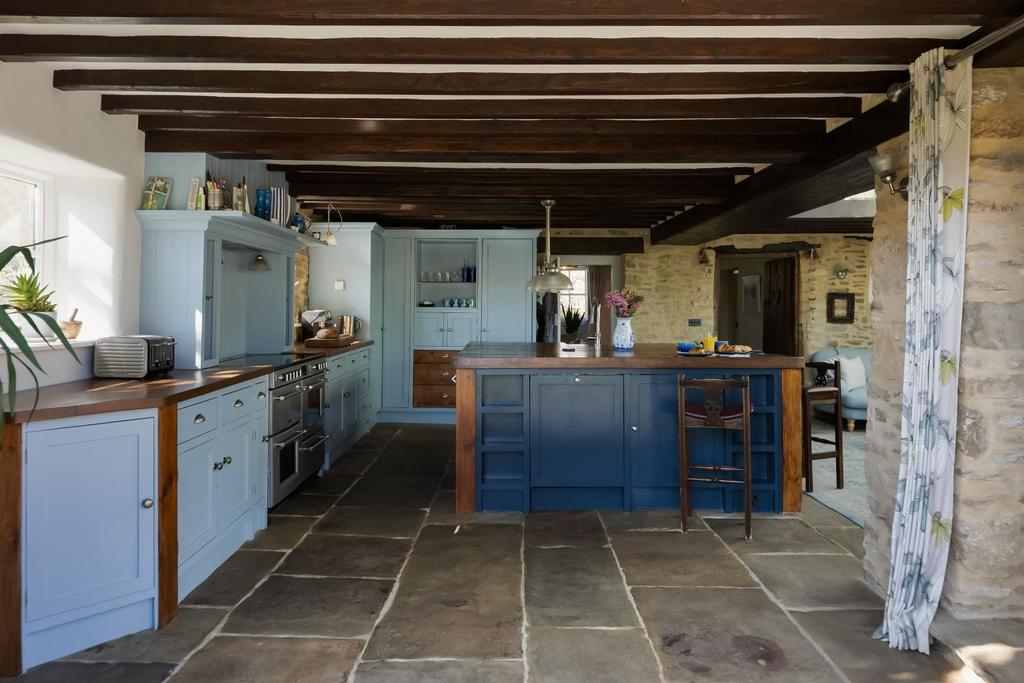 FARMHOUSE KITCHEN.jpg