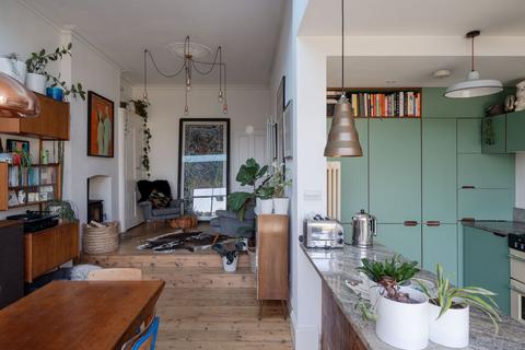 6 Woodriffe Road, London, E11 1AH