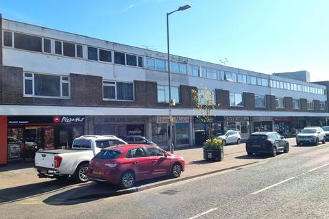 3 bedroom flat to rent, Runwell Road, Wickford