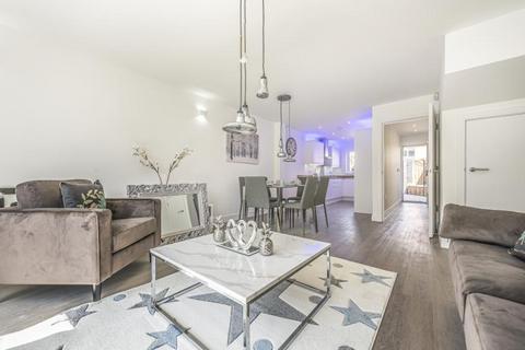 4 bedroom house to rent, Harrys Court, Bristol BS4