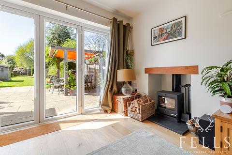 42 Fairlie, Ringwood, BH24 1TS