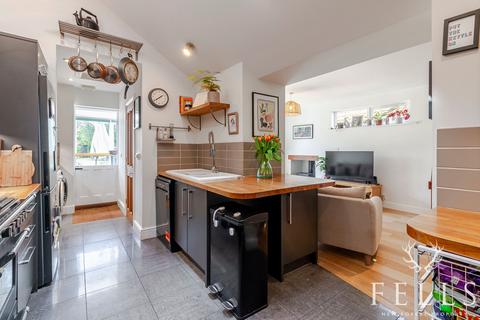 42 Fairlie, Ringwood, BH24 1TS