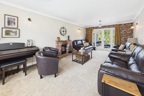 undefined, Romney Close, Gloucester