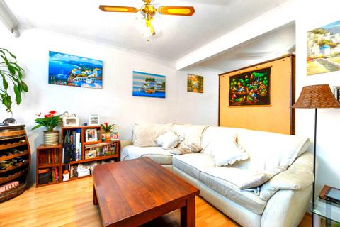 3 bedroom semi-detached house for sale, Montagu Road, London, N18