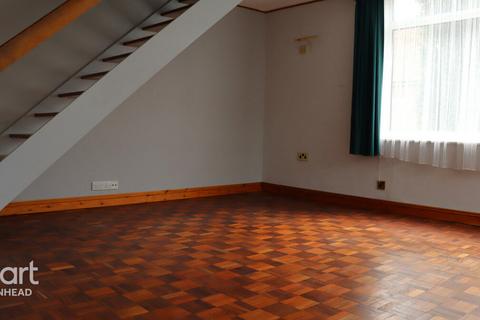 3 bedroom end of terrace house to rent, Boyn Hill Close, Maidenhead