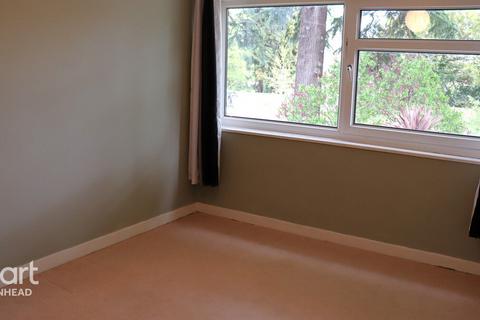 3 bedroom end of terrace house to rent, Boyn Hill Close, Maidenhead