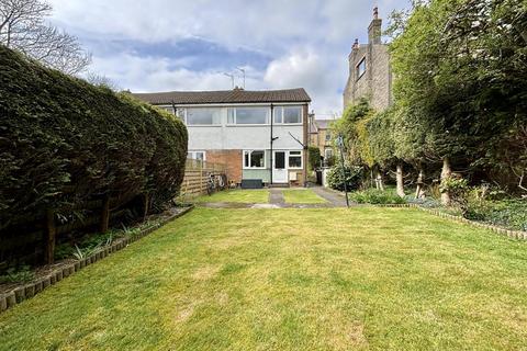 10 Ashfield Road, Thornton, Bradford, BD13 3PN