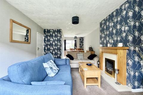 10 Ashfield Road, Thornton, Bradford, BD13 3PN