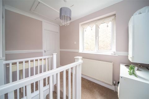 9 The Curlews, Gravesend, DA12 5QJ