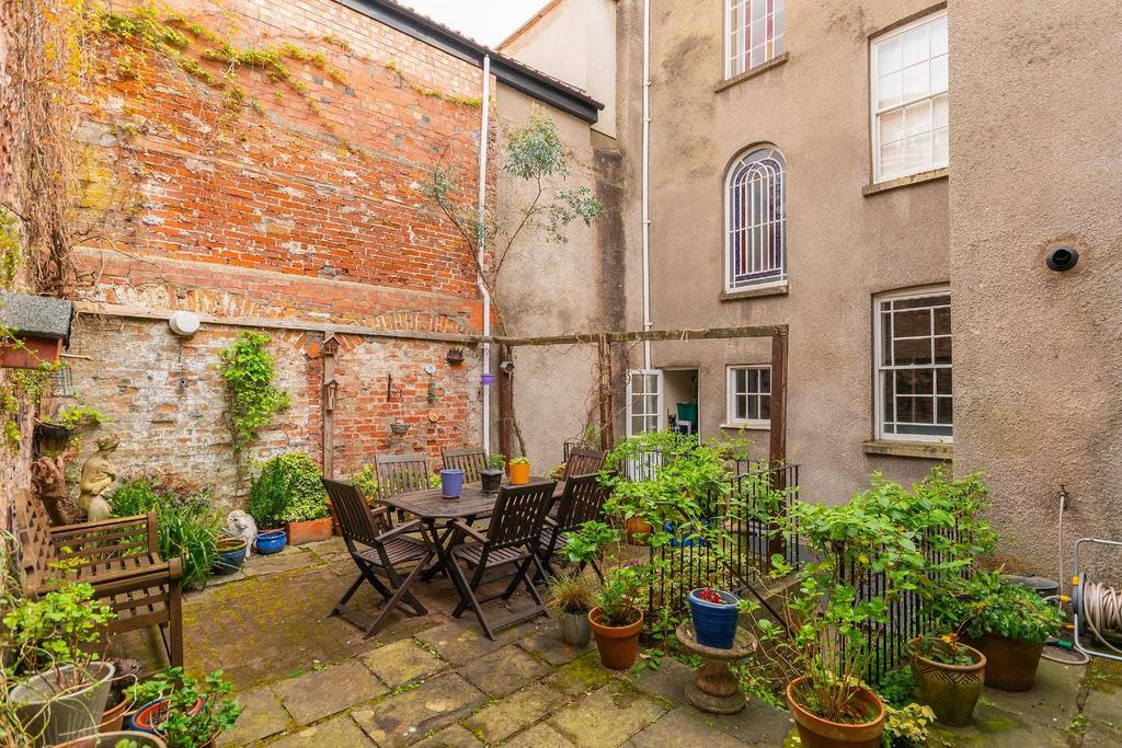 GF5 FDSHS - Communal Garden D.jpg