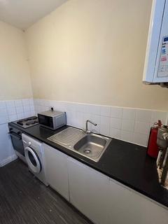 1 bedroom in a house share to rent, Elmdene Road, London SE18