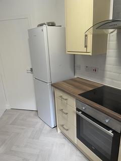 2 bedroom flat to rent, 13 School Wynd, Flat 0/1, Paisley, PA1 2DA
