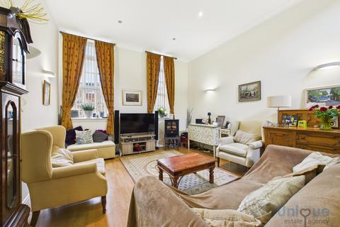 1 bedroom apartment for sale, Queens Manor,  Lytham St. Annes, FY8