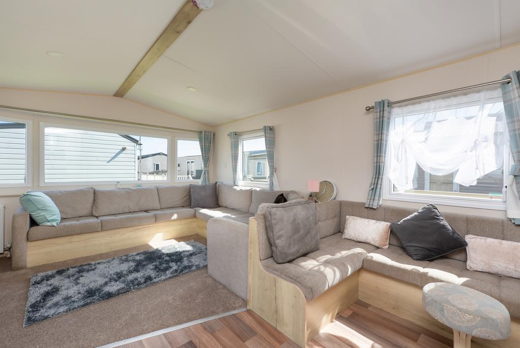 Living/Dining Area
