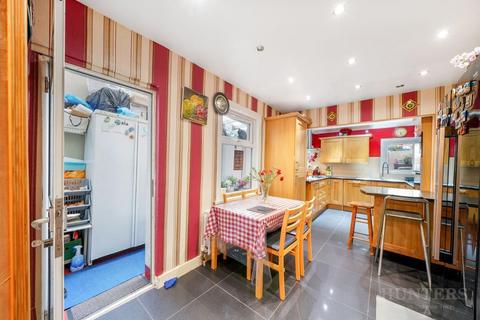 3 bedroom terraced house for sale, Asplins Road, London, N17 0NG