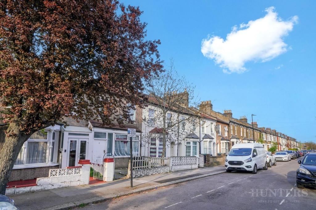 3 Asplins Road - p CB7 KT6 Do Yxhgl5 PIW9 Y.jpg