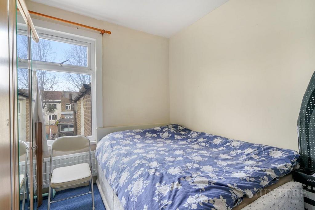 3 Asplins Road - LKFGy67 LI8 Jno Gm Emt1o.jpg