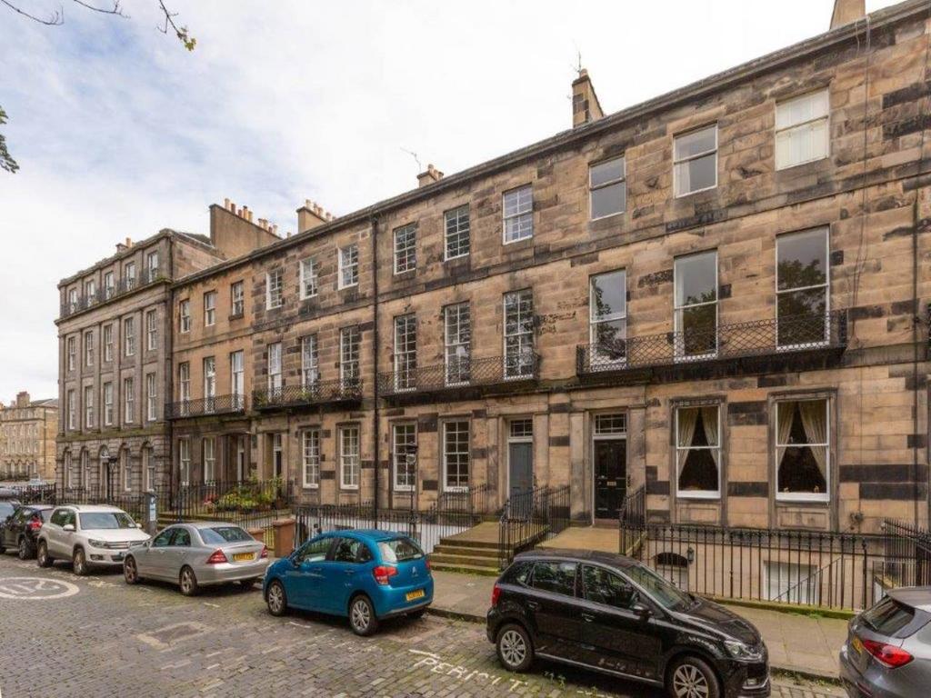 46774 Fettes Row0001