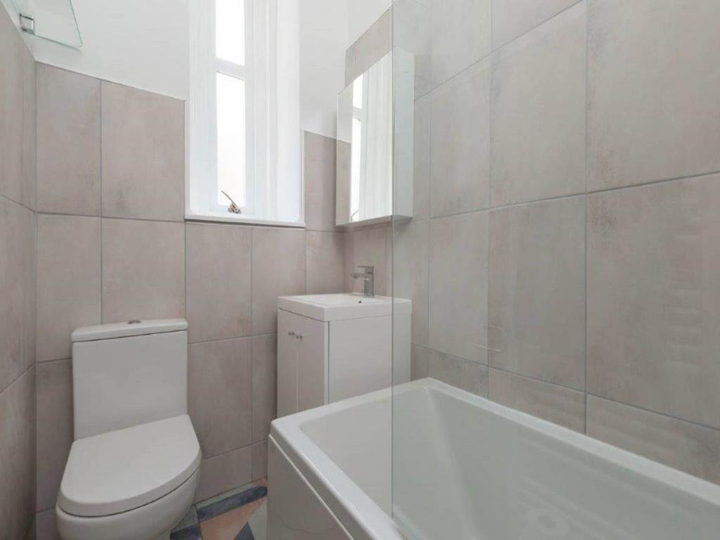 46774 Fettes Row0008