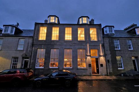 2 bedroom flat to rent, North Silver Street, Top FLoor, Aberdeen, AB10