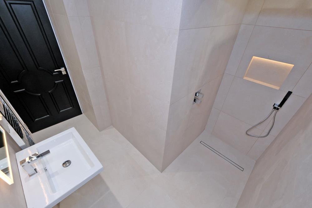 En suite 2