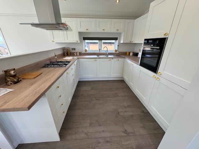 Classic finish throughout