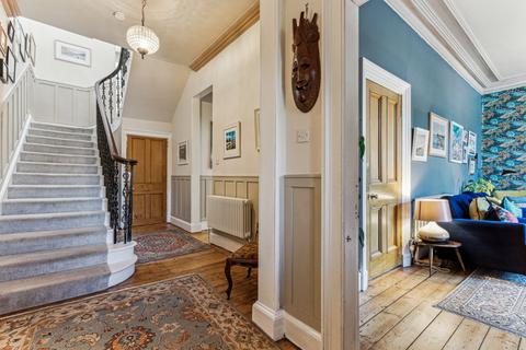 18 Barossa Place, Perth, PH1 5HH