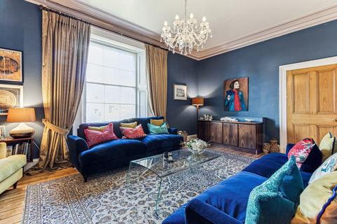 18 Barossa Place, Perth, PH1 5HH