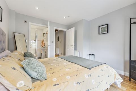 10 St Ninians Court Heathcote Road, Crieff, PH7 4AS