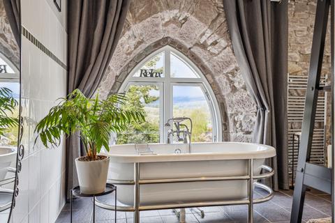 10 St Ninians Court Heathcote Road, Crieff, PH7 4AS