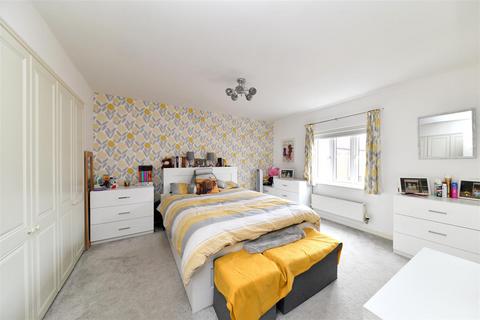 undefined, Haybluff Drive, Stevenage