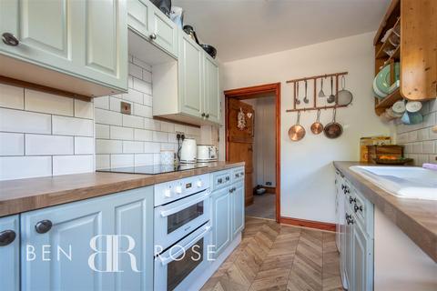203 Blackburn Road, Heapey, Chorley, PR6 8EP