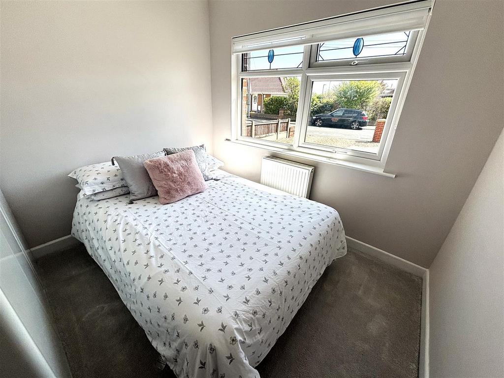 BEDROOM2.jpeg
