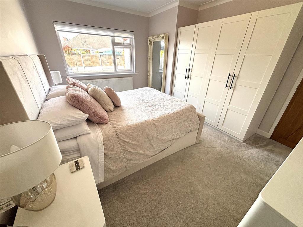 BEDROOM1.jpeg