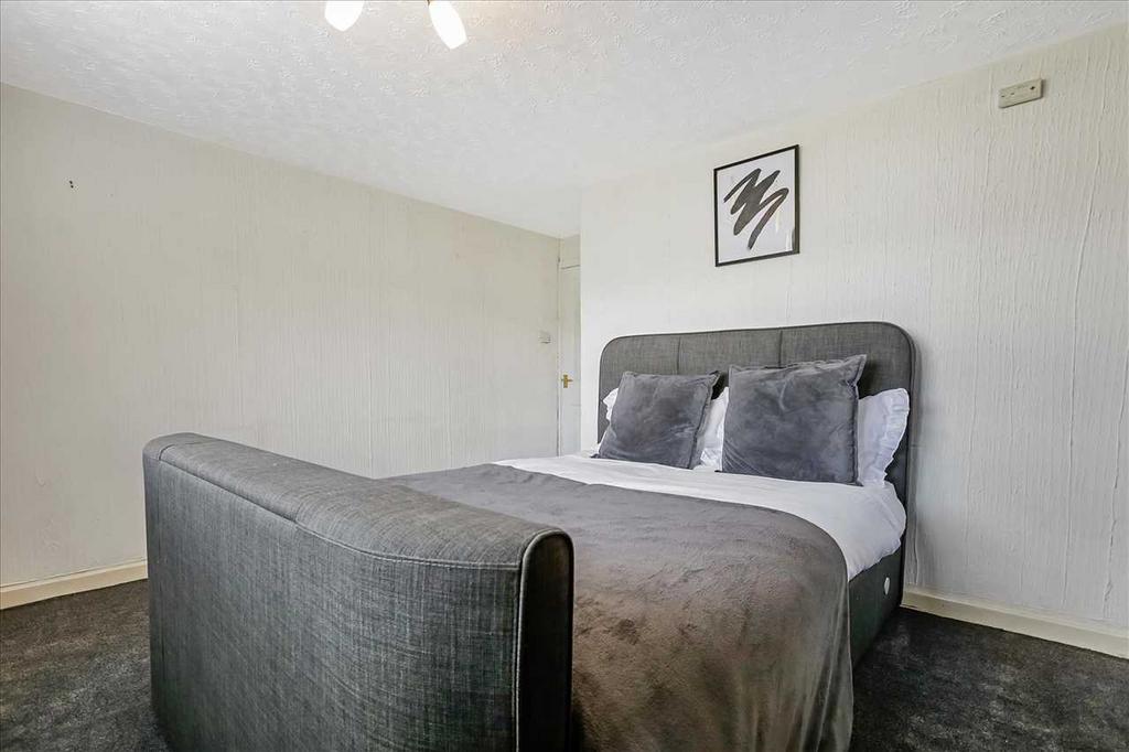 Bedroom One (2)