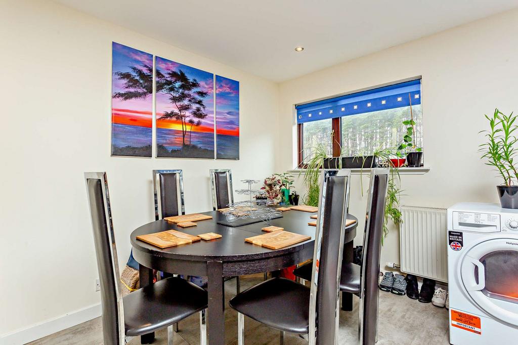 Additional Dining Area