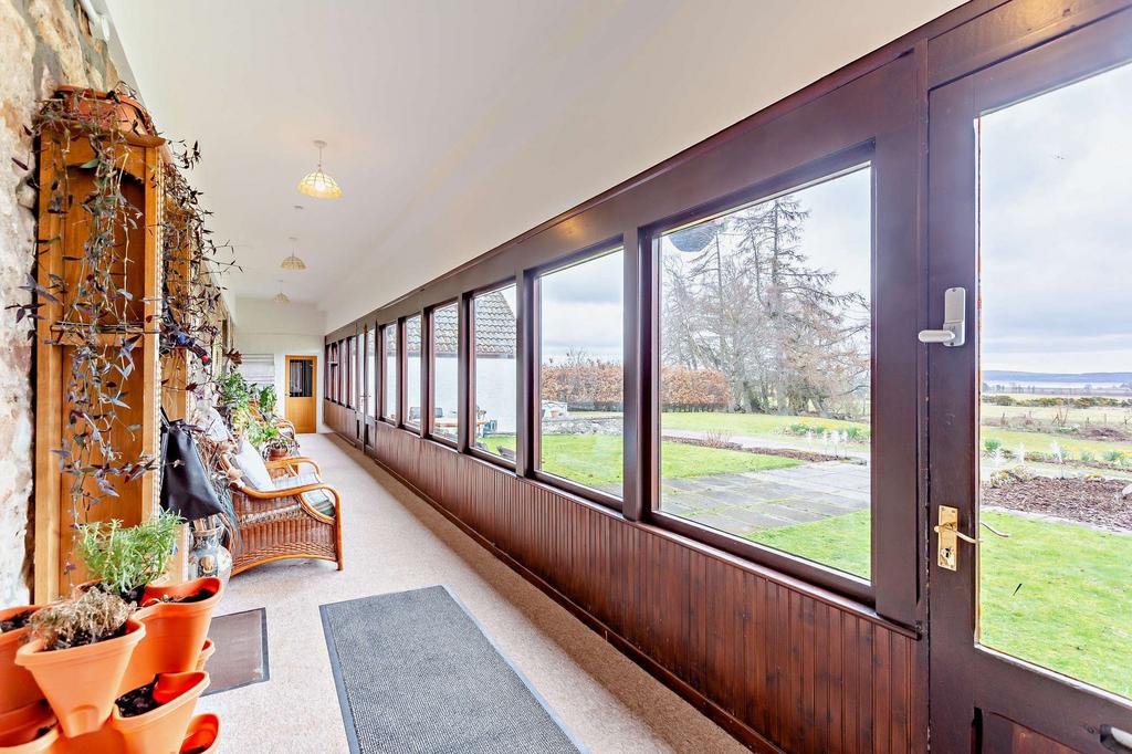 Sunroom/Hallway