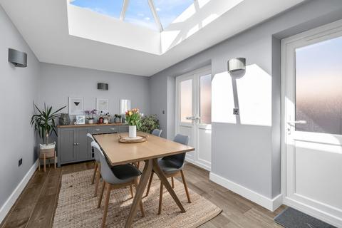 21 Edgehill Road, Chislehurst, BR7 6LA