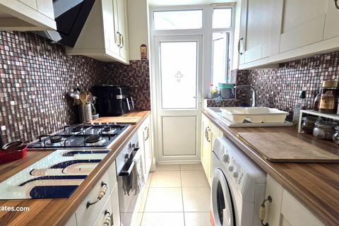 3 bedroom end of terrace house for sale, Canada Avenue, London N18