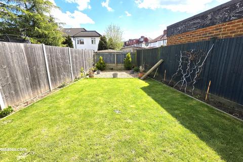 3 bedroom end of terrace house for sale, Canada Avenue, London N18
